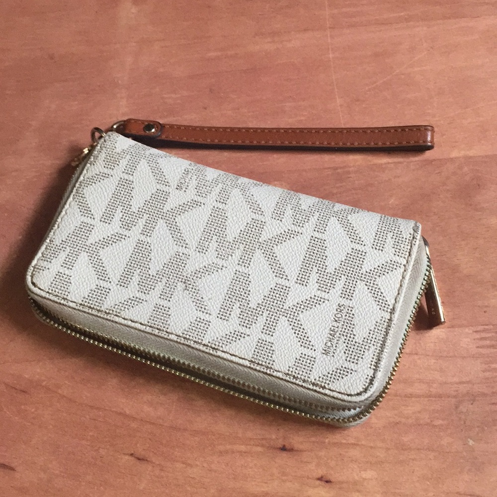 MICHAEL KORS - Picture 7 of 11